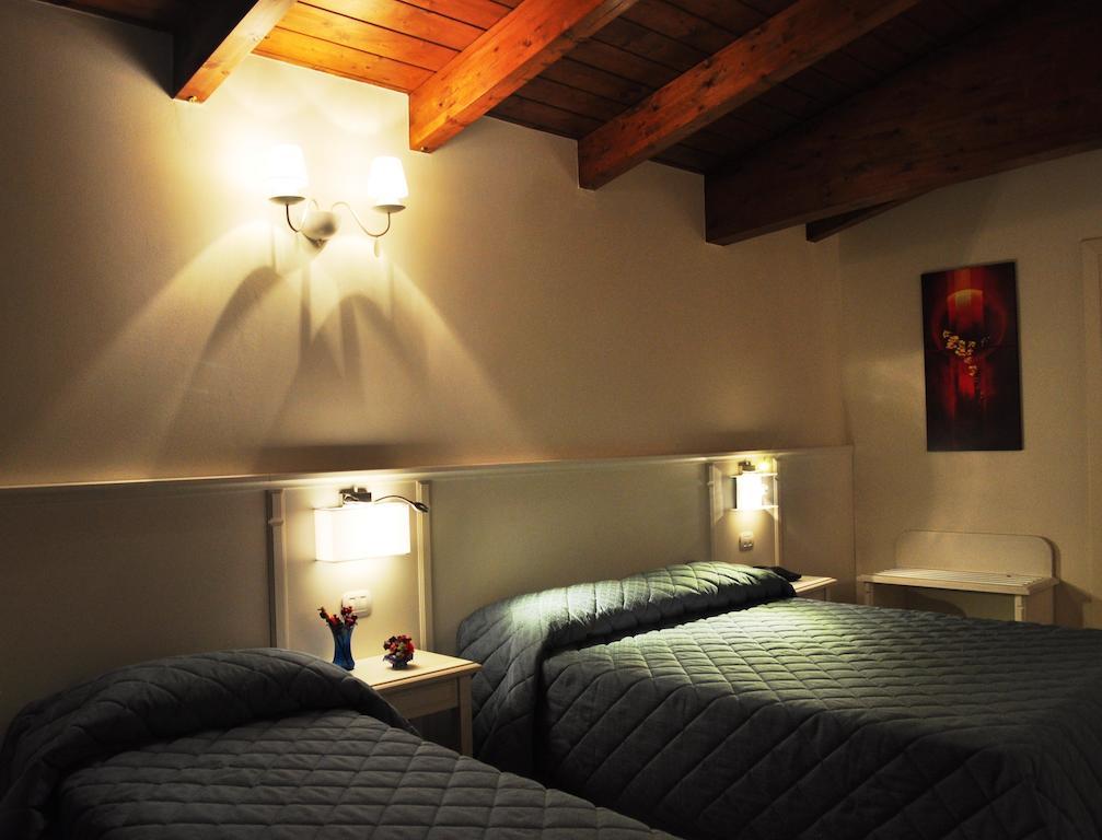 Hotel Centova Perugia Habitación foto